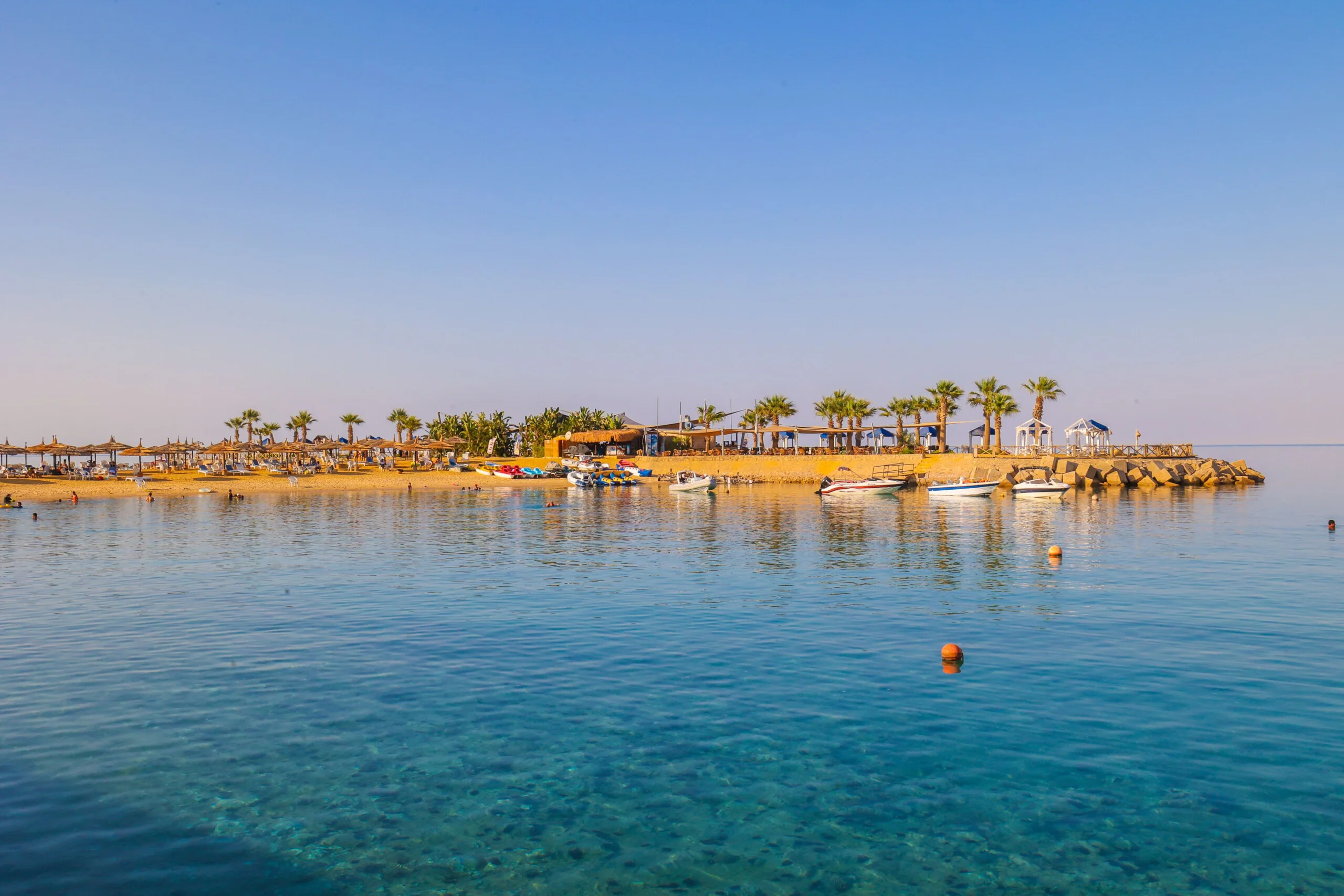 Relaxed Seaside Atmosphere At Blumar El Dome